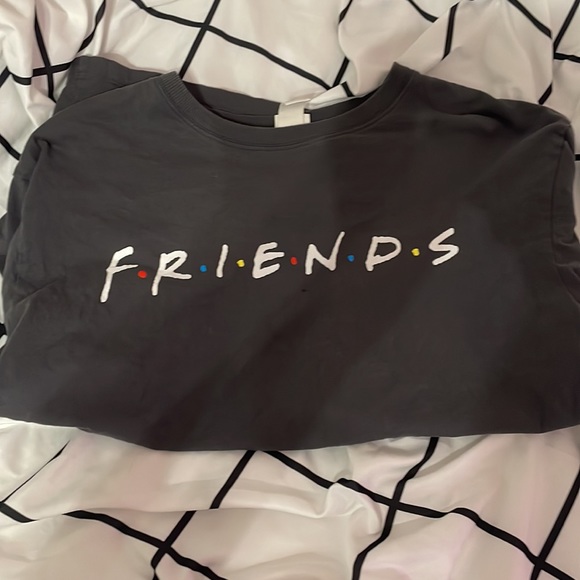 black oversized friends shirt - Picture 5 of 5